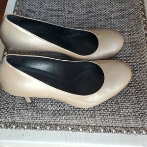 Gianni Bini Round Toe Pumps